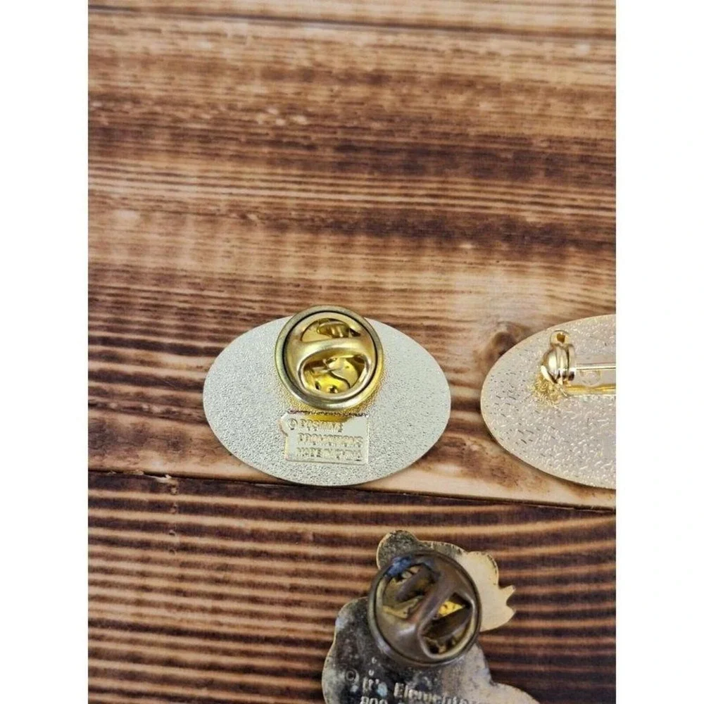 Lot of 5 VINTAGE Volunteer pins lot‎